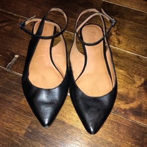 Women's black flats
